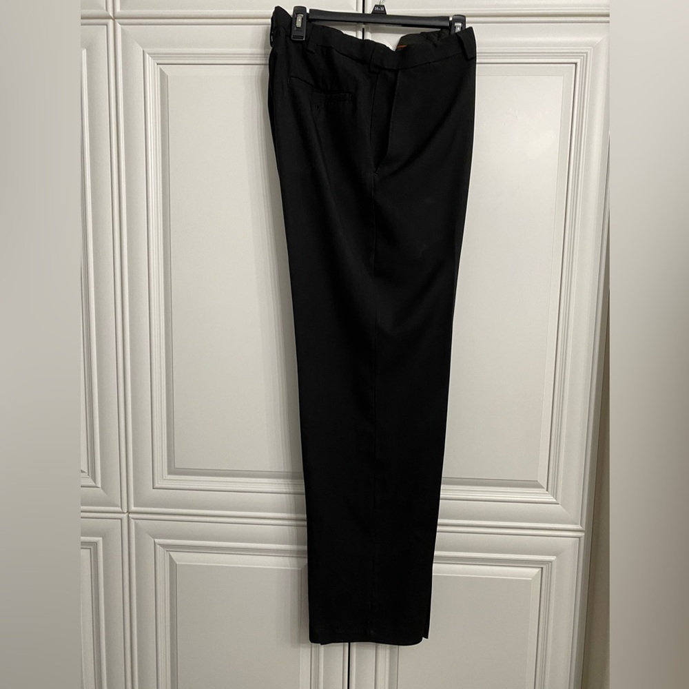 EUC MEN’S HAGGAR BLACK DRESS/GOLF PANTS 100% POLYESTER FLAT FRONT 36x32